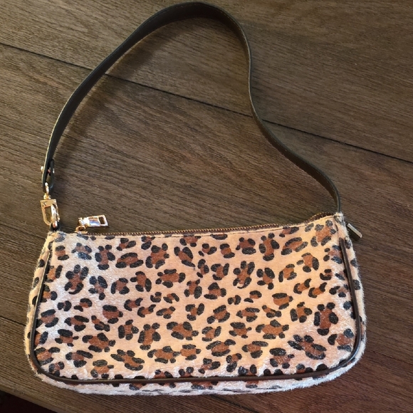 Leopard Print Shoulder Bag with Black Strap - Picture 3 of 3